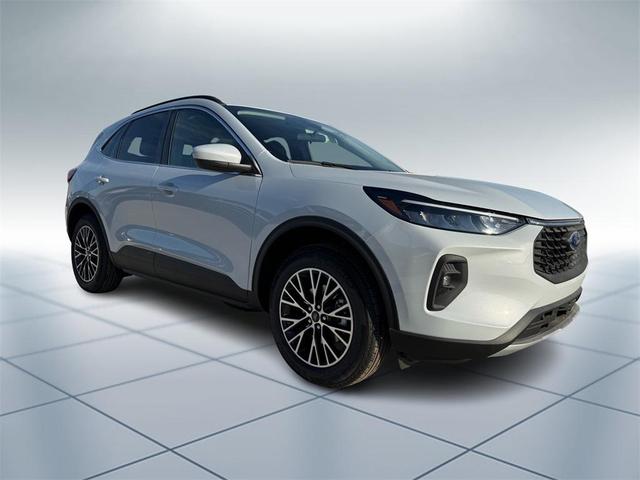 Photo of 2025 Space Silver Metallic Ford Escape PHEV