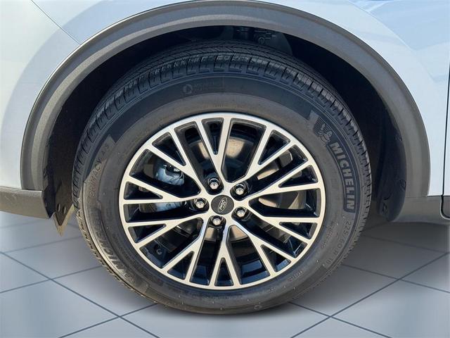 Photo of 2025 Space Silver Metallic Ford Escape PHEV