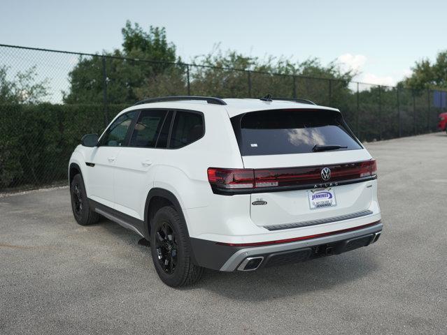 Photo of 2026 Opal White Pearl Volkswagen Atlas