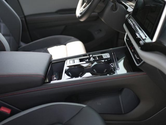 Photo of 2026 Opal White Pearl Volkswagen Atlas