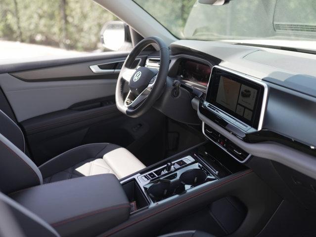 Photo of 2026 Opal White Pearl Volkswagen Atlas