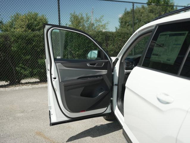 Photo of 2026 Opal White Pearl Volkswagen Atlas