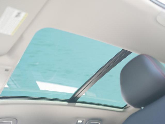 Photo of 2026 Opal White Pearl Volkswagen Atlas
