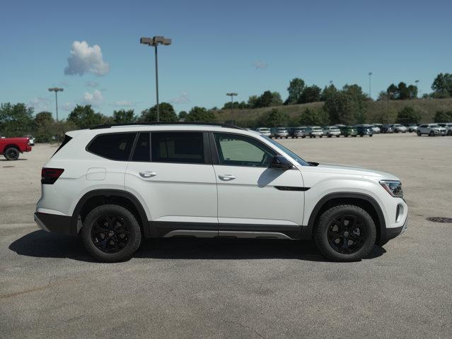 Photo of 2026 Opal White Pearl Volkswagen Atlas