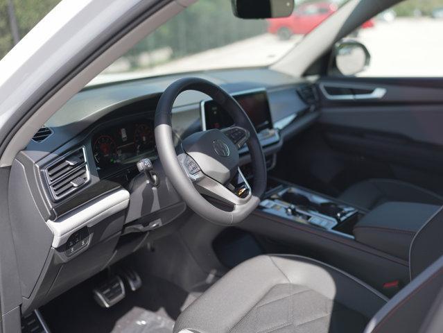Photo of 2026 Opal White Pearl Volkswagen Atlas
