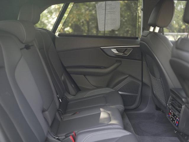 Photo of 2022 Florett Silver Metallic Audi Q8