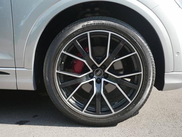 Photo of 2022 Florett Silver Metallic Audi Q8
