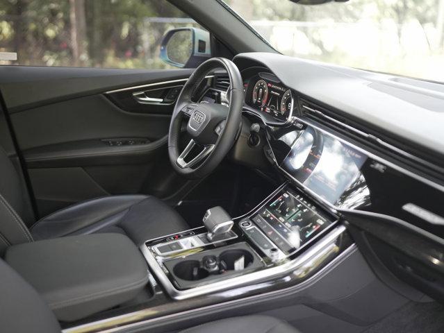 Photo of 2022 Florett Silver Metallic Audi Q8