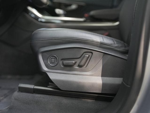 Photo of 2022 Florett Silver Metallic Audi Q8