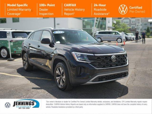 Photo of 2024 Deep Black Pearl Effect Volkswagen Atlas Cross Sport
