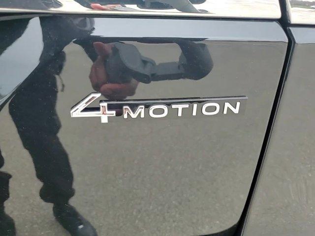 Photo of 2025 Deep Black Pearl Effect Volkswagen Atlas