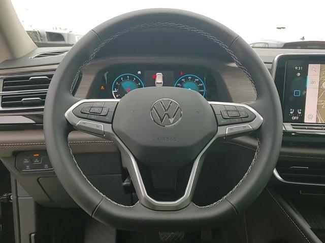 Photo of 2025 Deep Black Pearl Effect Volkswagen Atlas