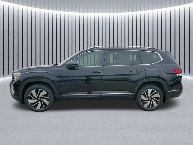 Photo of 2025 Deep Black Pearl Effect Volkswagen Atlas