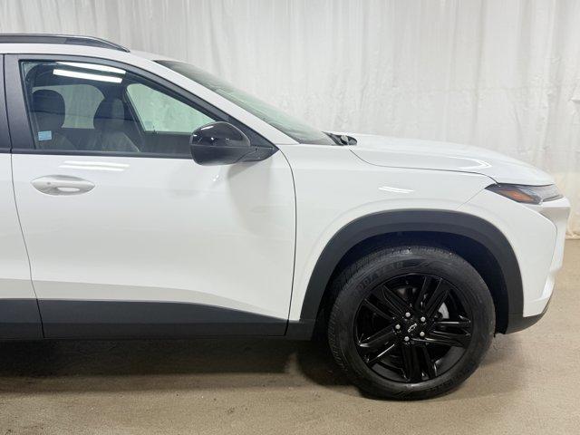 Photo of 2025 Summit White Chevrolet Trax