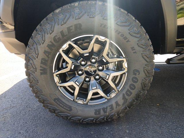 Photo of 2025 Black Chevrolet Colorado