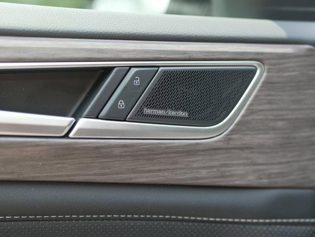 Photo of 2024 Deep Black Pearl Effect Volkswagen Atlas