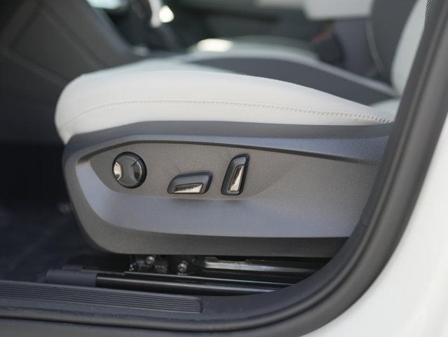Photo of 2025 Pure White Volkswagen Taos