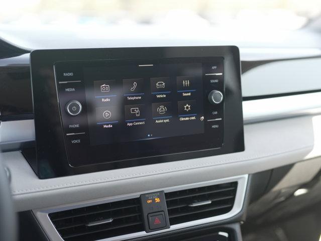 Photo of 2025 Pure White Volkswagen Taos