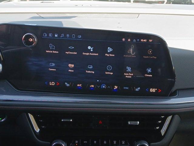 Photo of 2025 Iridescent Pearl Tricoat Chevrolet Suburban