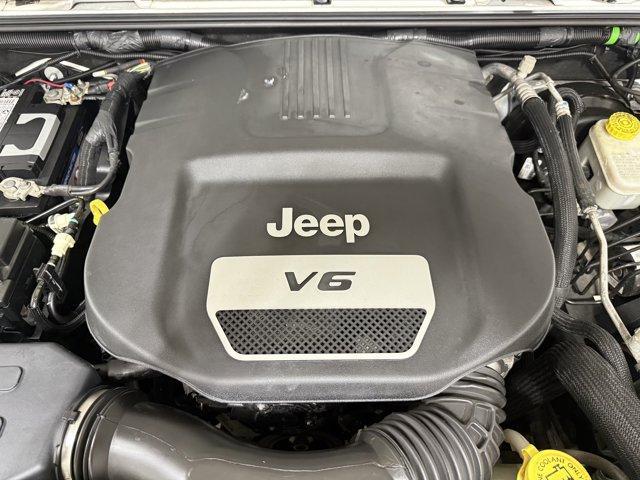 Photo of 2017 Bright White Clearcoat Jeep Wrangler Unlimited