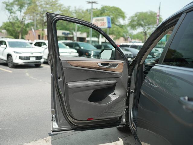 Photo of 2025 Platinum Gray Metallic Volkswagen Atlas