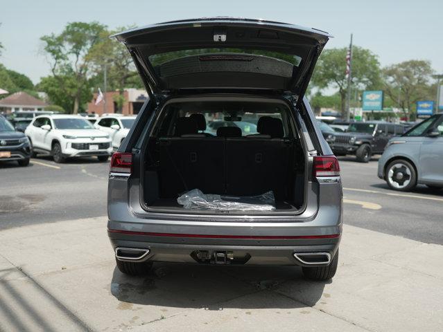 Photo of 2025 Platinum Gray Metallic Volkswagen Atlas