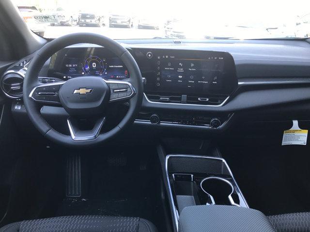 Photo of 2025 Summit White Chevrolet Equinox