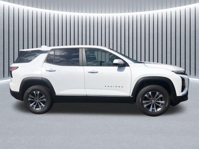 Photo of 2025 Summit White Chevrolet Equinox