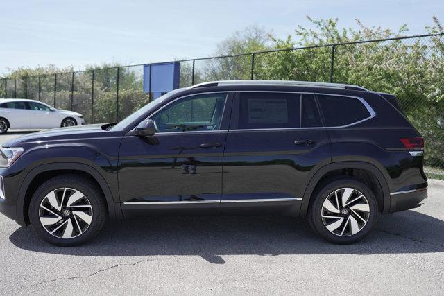 Photo of 2025 Deep Black Pearl Effect Volkswagen Atlas