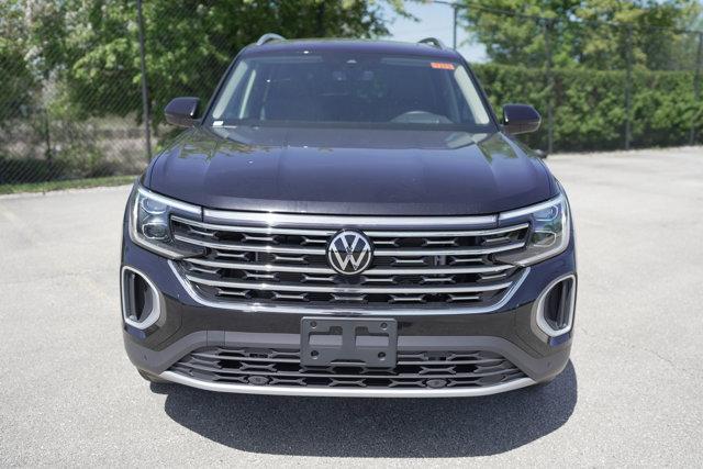Photo of 2025 Deep Black Pearl Effect Volkswagen Atlas