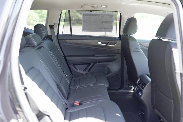 Photo of 2025 Deep Black Pearl Effect Volkswagen Atlas