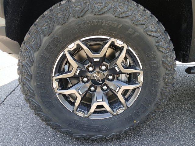 Photo of 2025 Sterling Gray Metallic Chevrolet Colorado