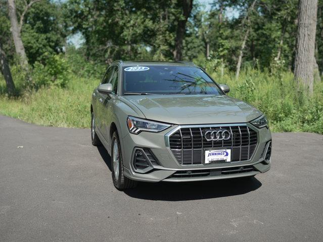 Photo of 2023 Chronos Gray Metallic Audi Q3