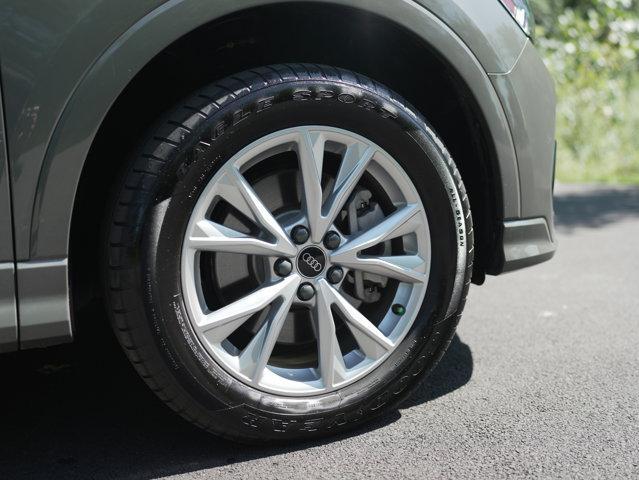 Photo of 2023 Chronos Gray Metallic Audi Q3