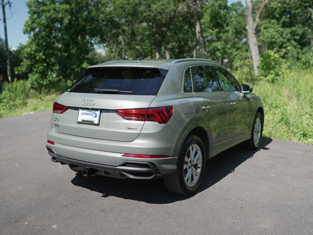 Photo of 2023 Chronos Gray Metallic Audi Q3