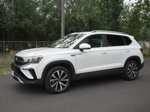 Photo of 2022 Pure White Volkswagen Taos
