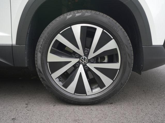 Photo of 2022 Pure White Volkswagen Taos