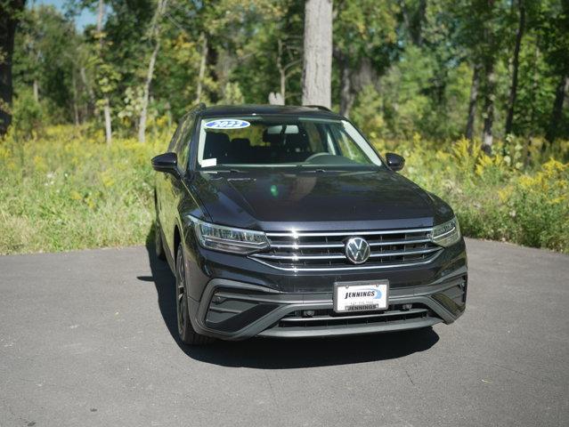 Photo of 2022 Deep Black Pearl Effect Volkswagen Tiguan