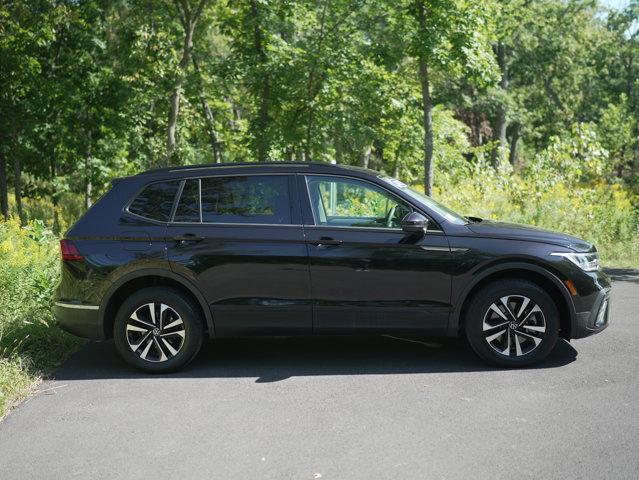 Photo of 2022 Deep Black Pearl Effect Volkswagen Tiguan
