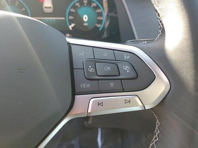 Photo of 2025 Pure White Volkswagen Atlas Cross Sport