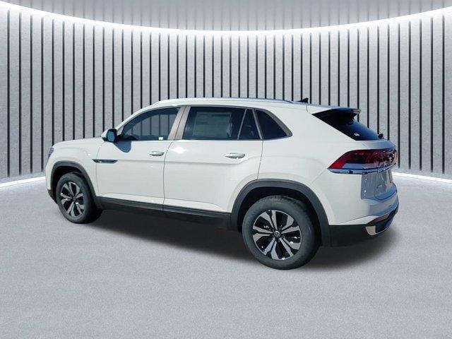 Photo of 2025 Pure White Volkswagen Atlas Cross Sport