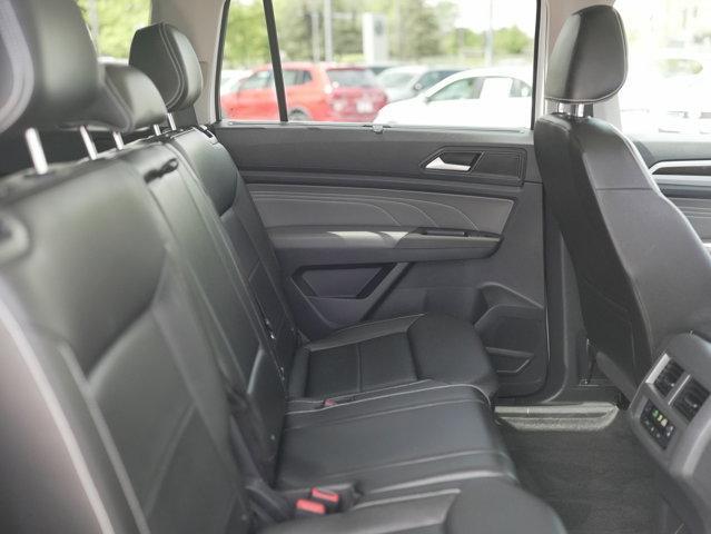 Photo of 2023 Pure White Volkswagen Atlas