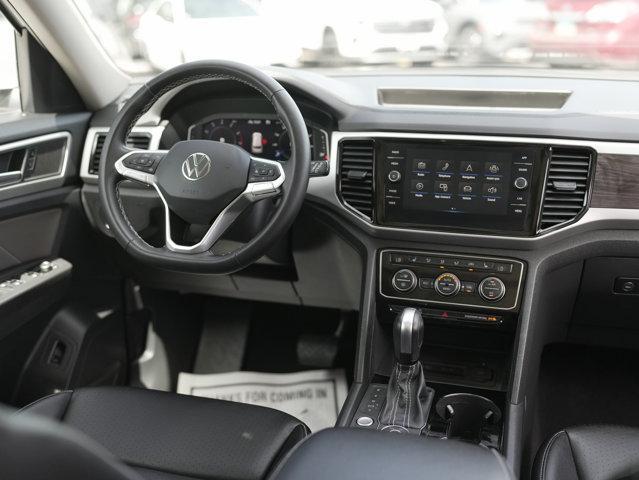 Photo of 2023 Pure White Volkswagen Atlas