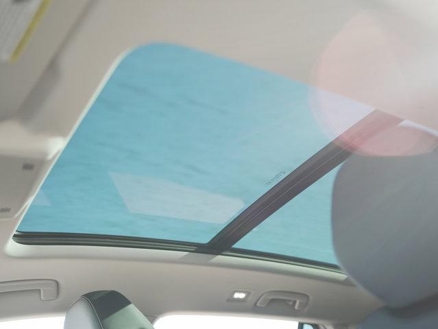 Photo of 2025 Pure White Volkswagen Tiguan