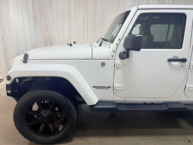 Photo of 2011 Bright White Clearcoat Jeep Wrangler Unlimited
