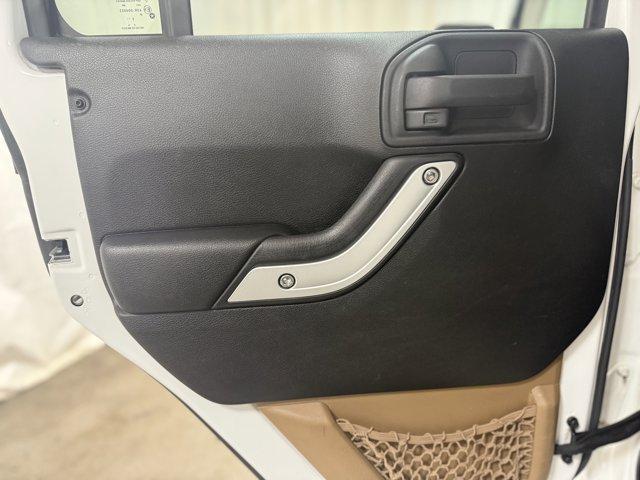 Photo of 2011 Bright White Clearcoat Jeep Wrangler Unlimited