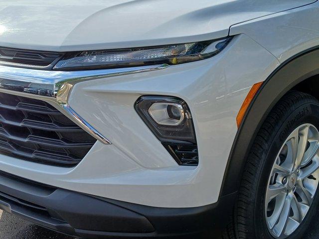 Photo of 2026 Summit White Chevrolet Trailblazer