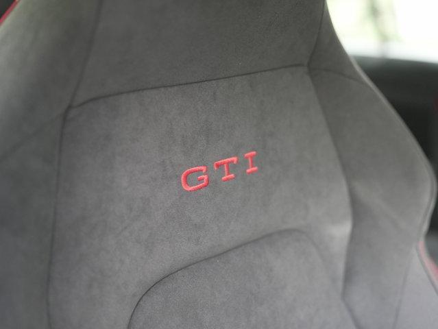 Photo of 2025 Opal White Pearl Effect Volkswagen Golf GTI