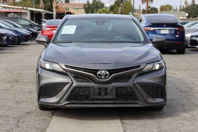 Photo of 2021 Predawn Gray Mica Toyota Camry