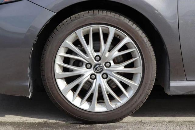 Photo of 2021 Predawn Gray Mica Toyota Camry